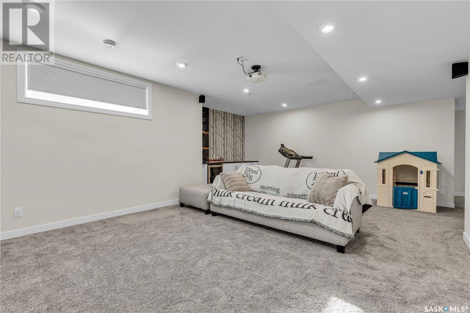 438 HORLICK MANOR Image 38