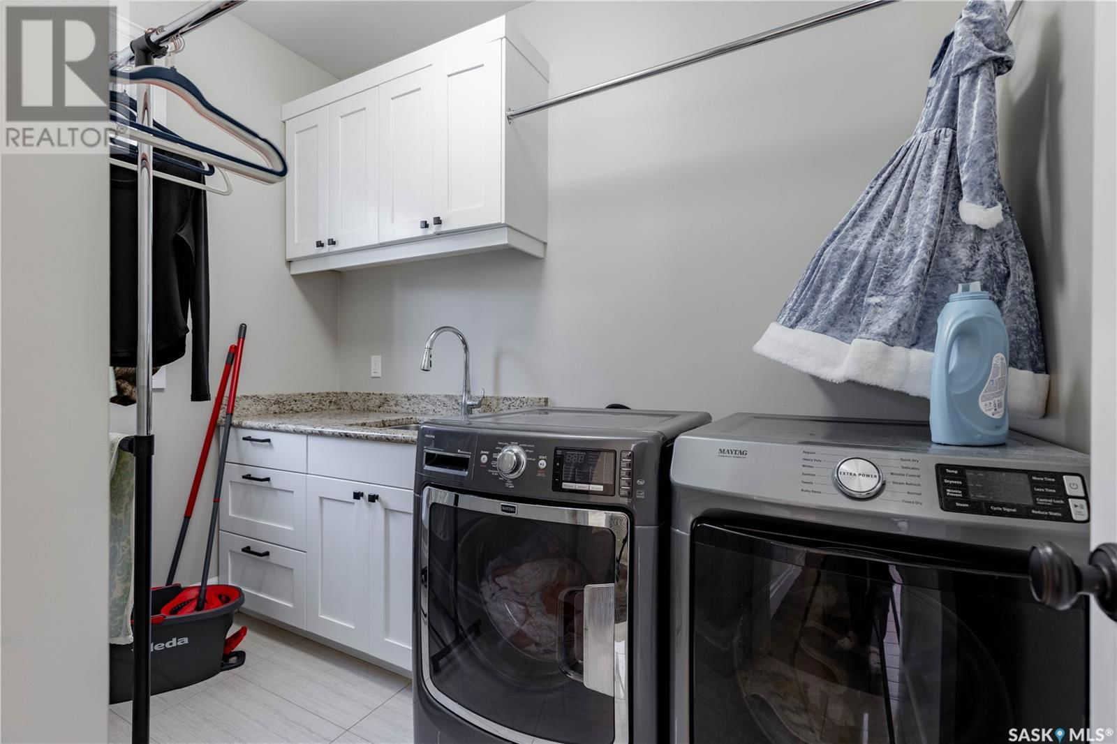 438 HORLICK MANOR Image 41