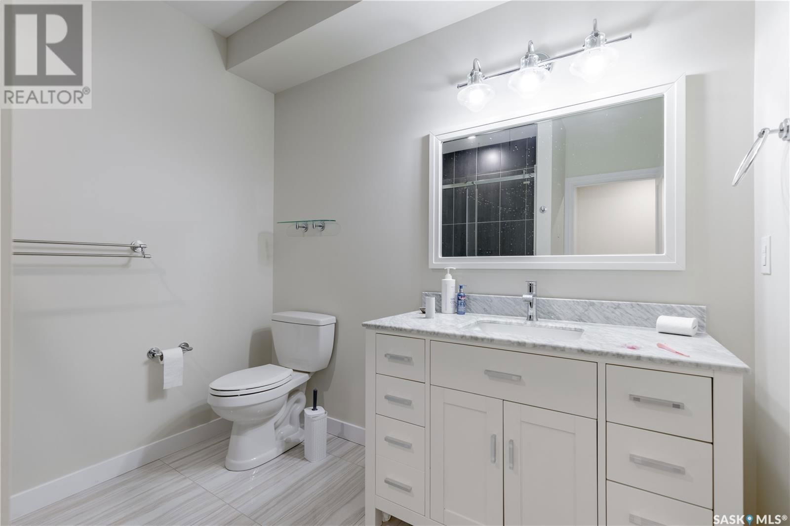 438 HORLICK MANOR Image 42