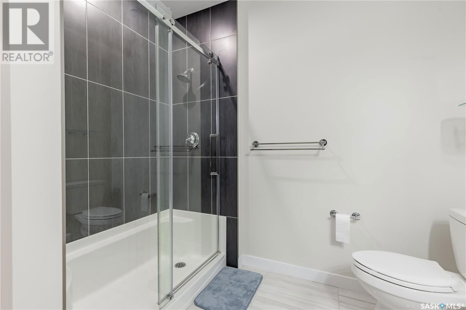 438 HORLICK MANOR Image 43