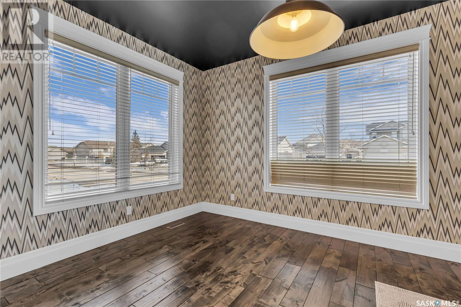 438 HORLICK MANOR Image 5