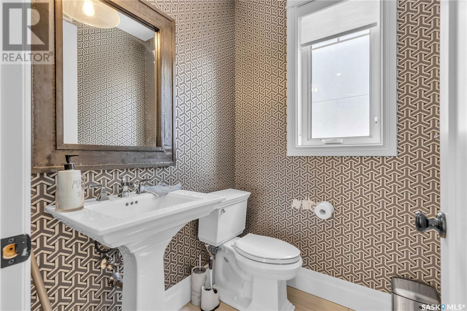438 HORLICK MANOR Image 8