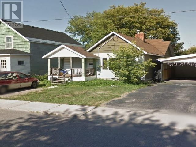 39 Grosvenor AVE  Sault Ste Marie, P6B2L8 | Image 1