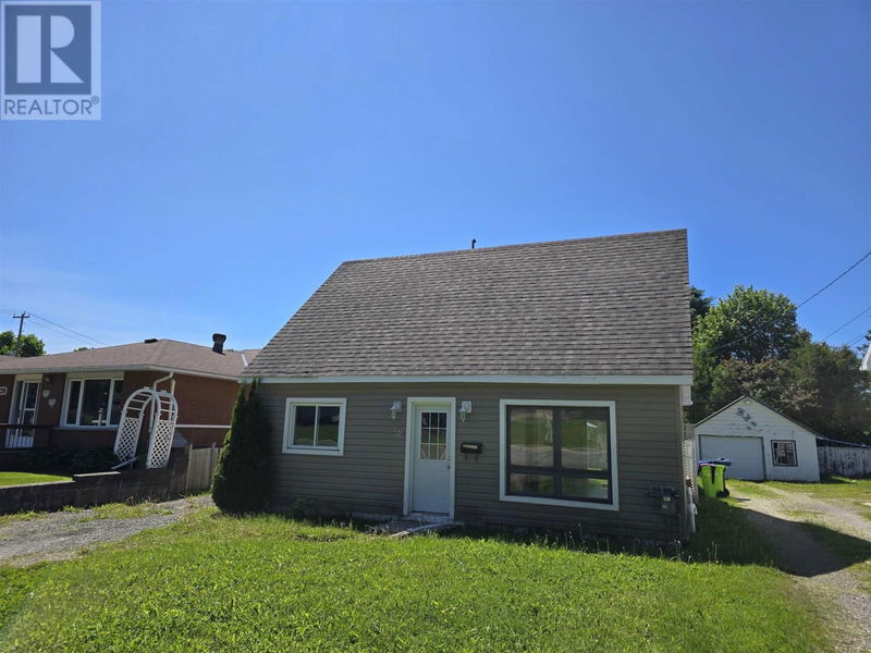 225 Tilley RD  Sault Ste Marie, P6B3Z3 | Image 1