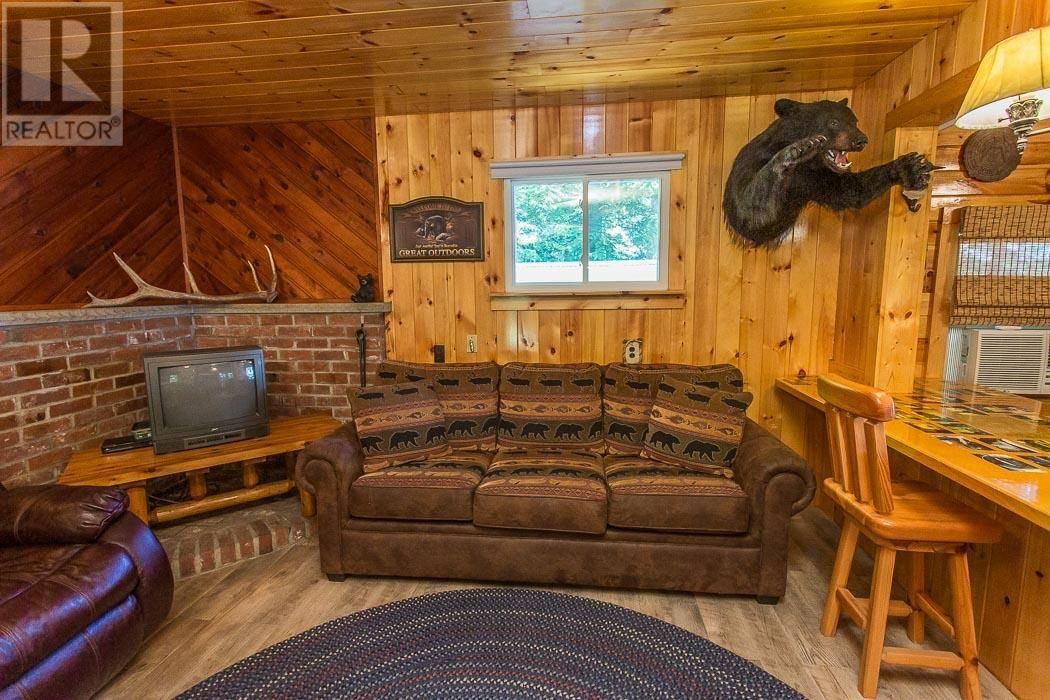 797 Axe Lake RD|Gould Township-Unorganiz Image 9