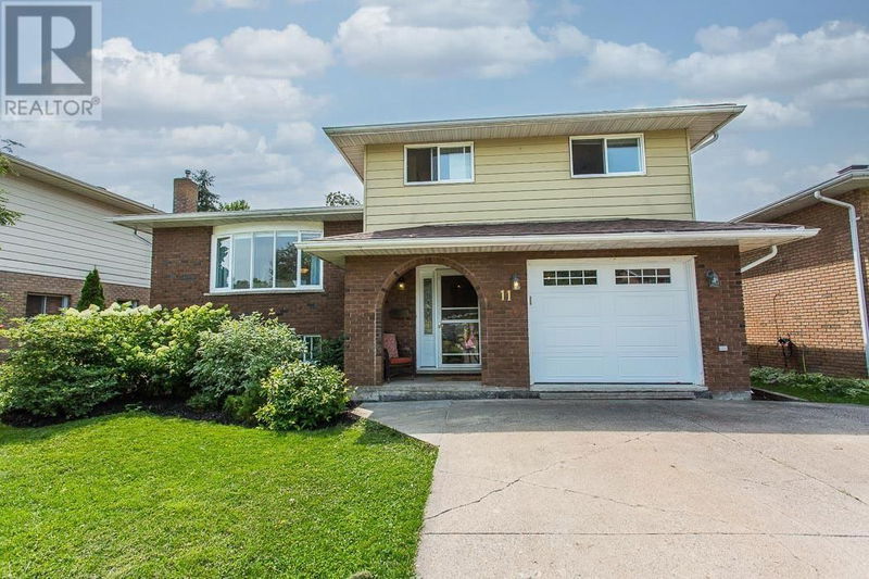 11 Golf Range CRES  Sault Ste. Marie, P6A6A4 | Image 1