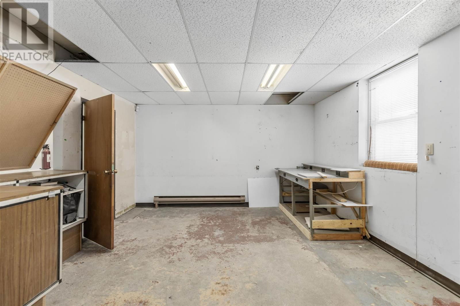 253 BRUCE ST Image 11