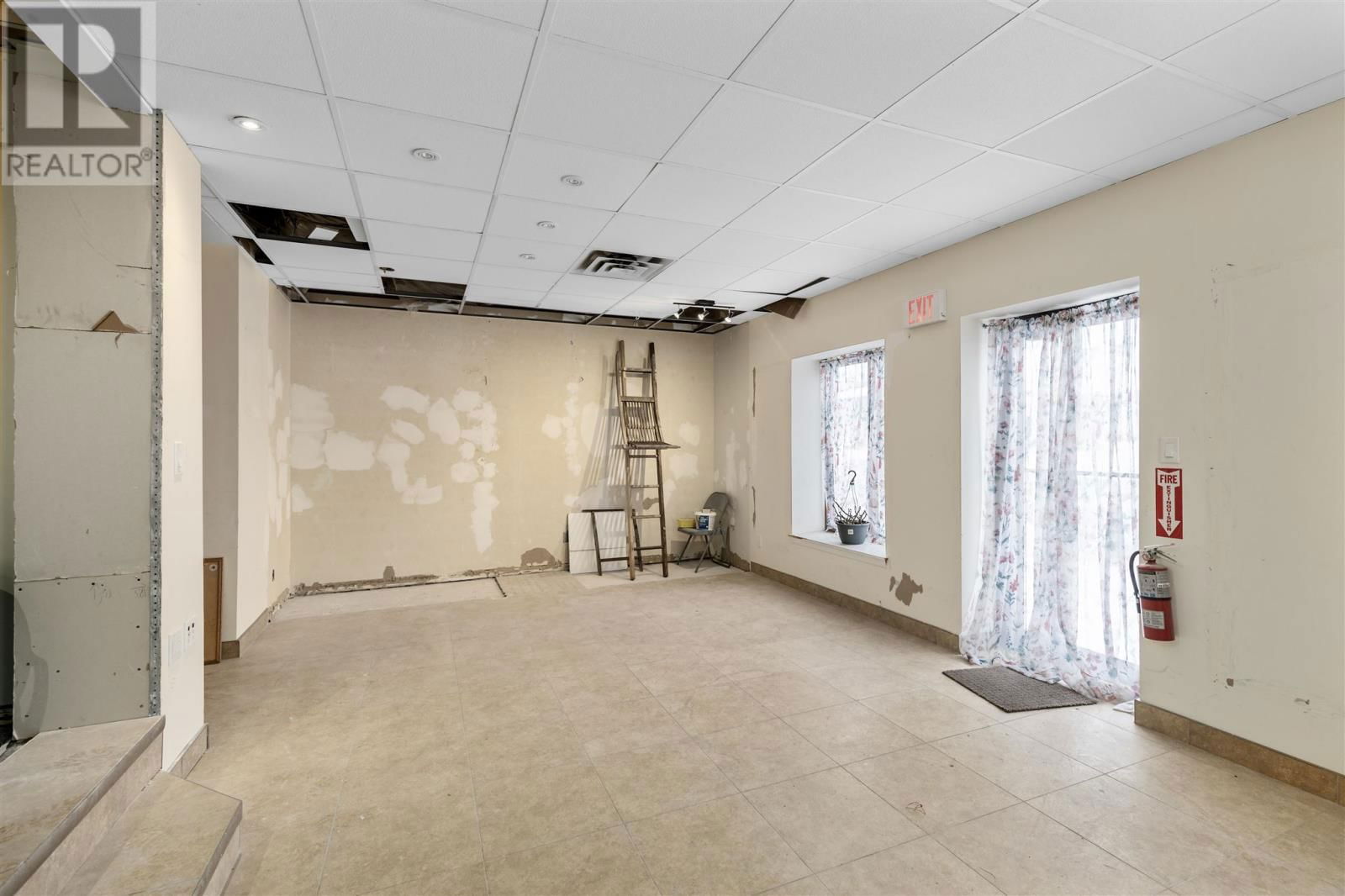 253 BRUCE ST Image 16