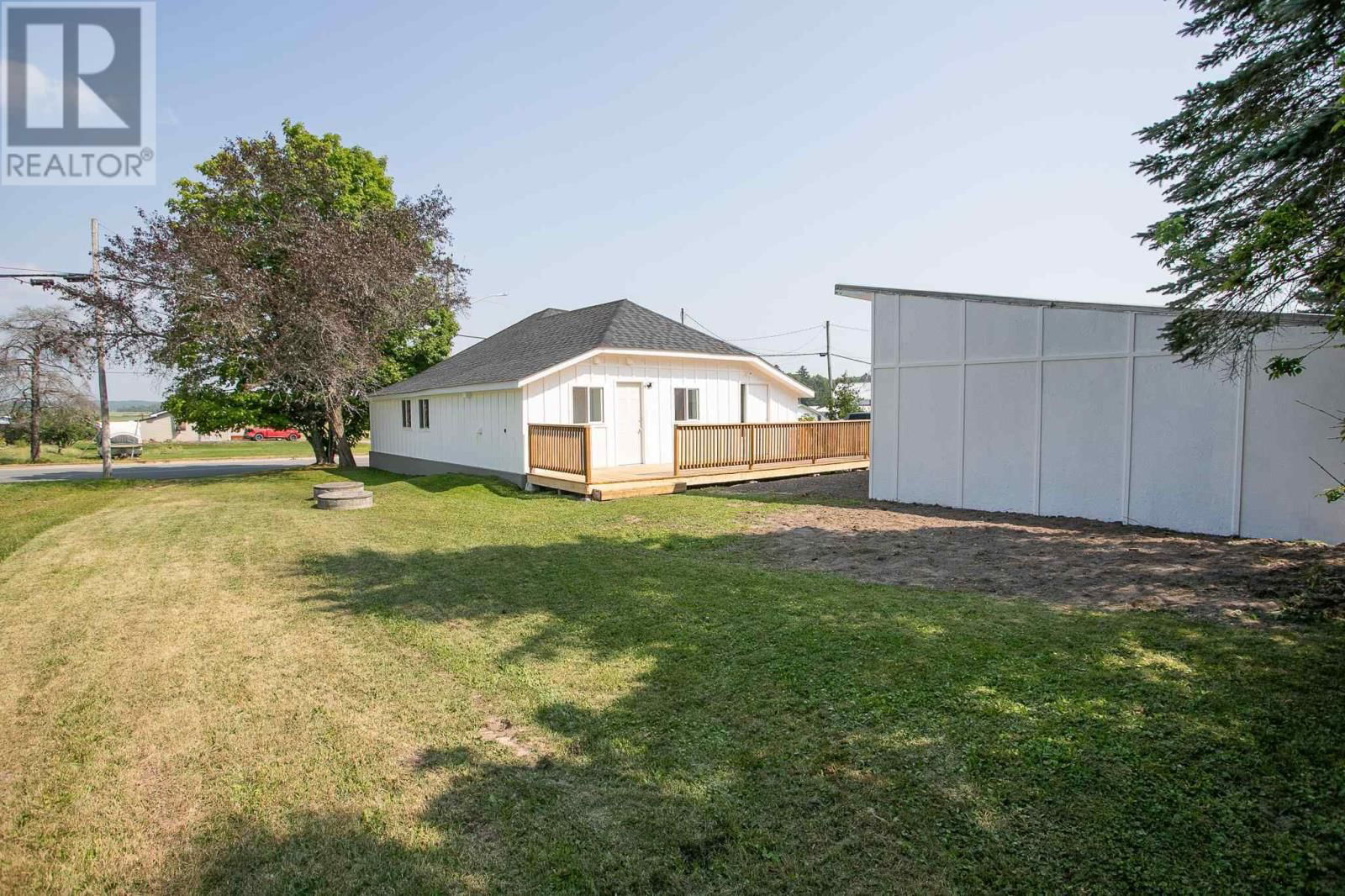 21 Lake Huron DR Image 22