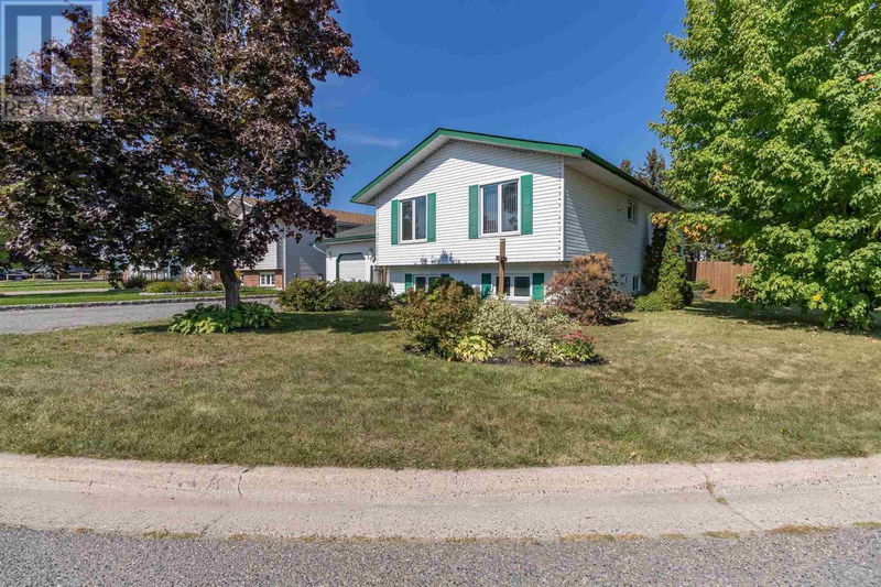 110 Greenfield DR  Sault Ste. Marie, P6C6G3 | Image 3