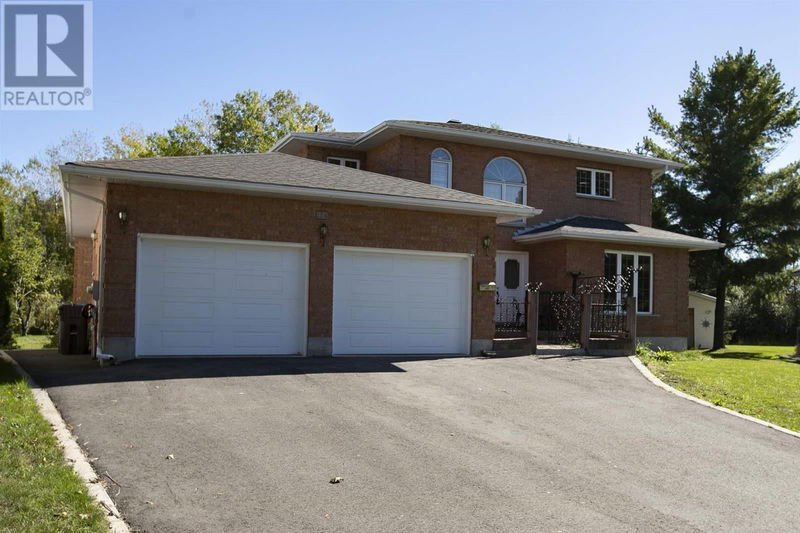 124 Bitonti CRES  Sault Ste. Marie, P6C6B6 | Image 1