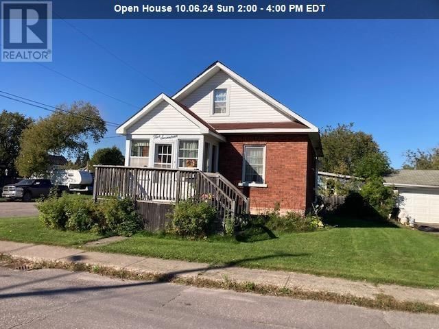 517 Charles ST  Sault Ste Marie, P6C3L7 | Image 1