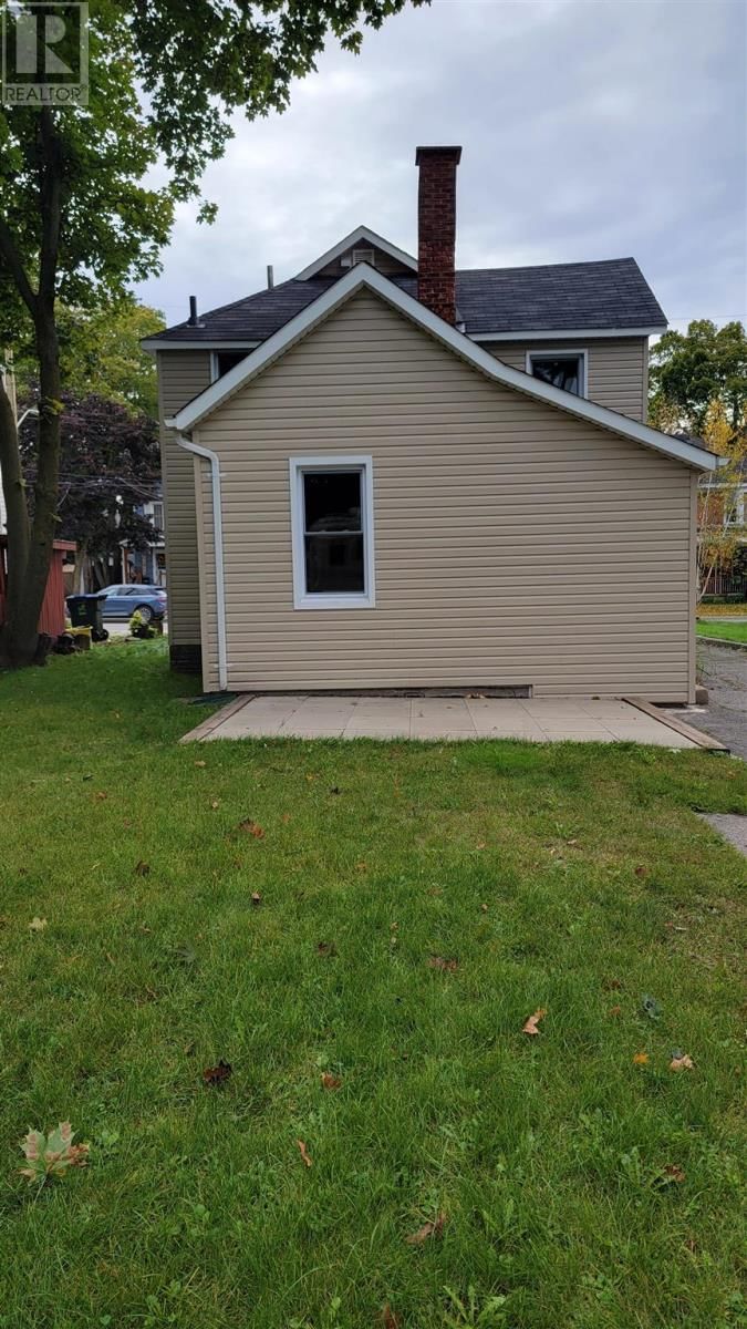 125-127 Woodward AVE  Sault Ste Marie, P6A3T6 | Image 11