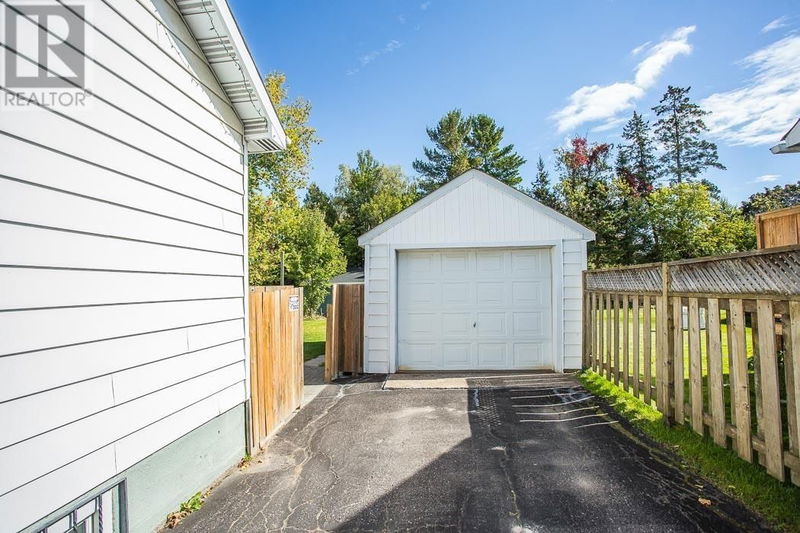 182 Lake ST  Sault Ste. Marie, P6A4B1 | Image 28