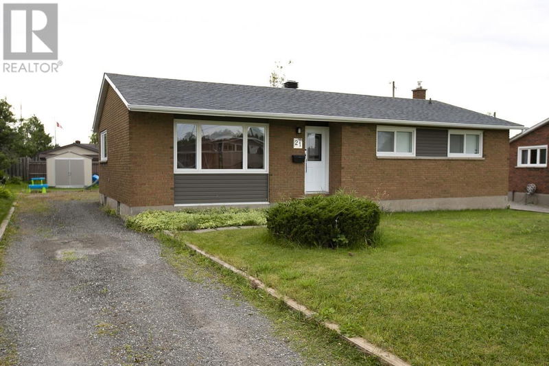 21 Selkirk RD  Sault Ste. Marie, P6B4L1 | Image 1