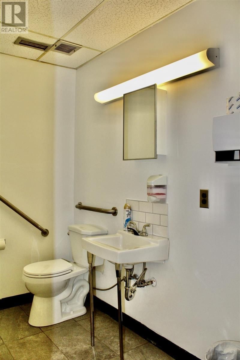 121 FRONT ST Image 12