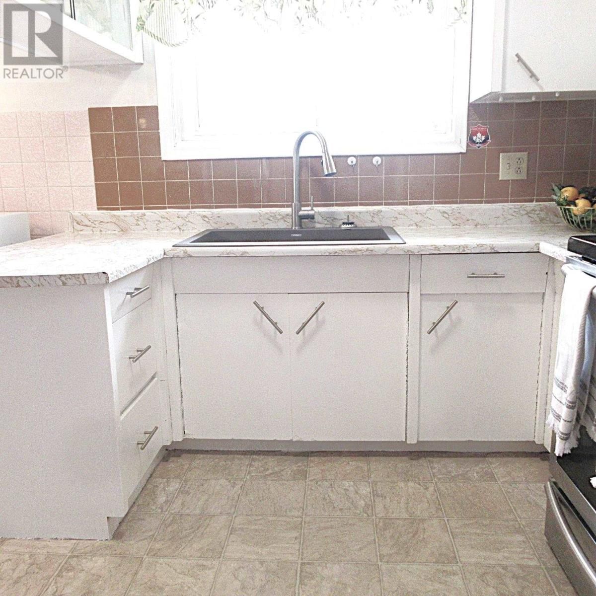 120 BAINBRIDGE ST Image 11