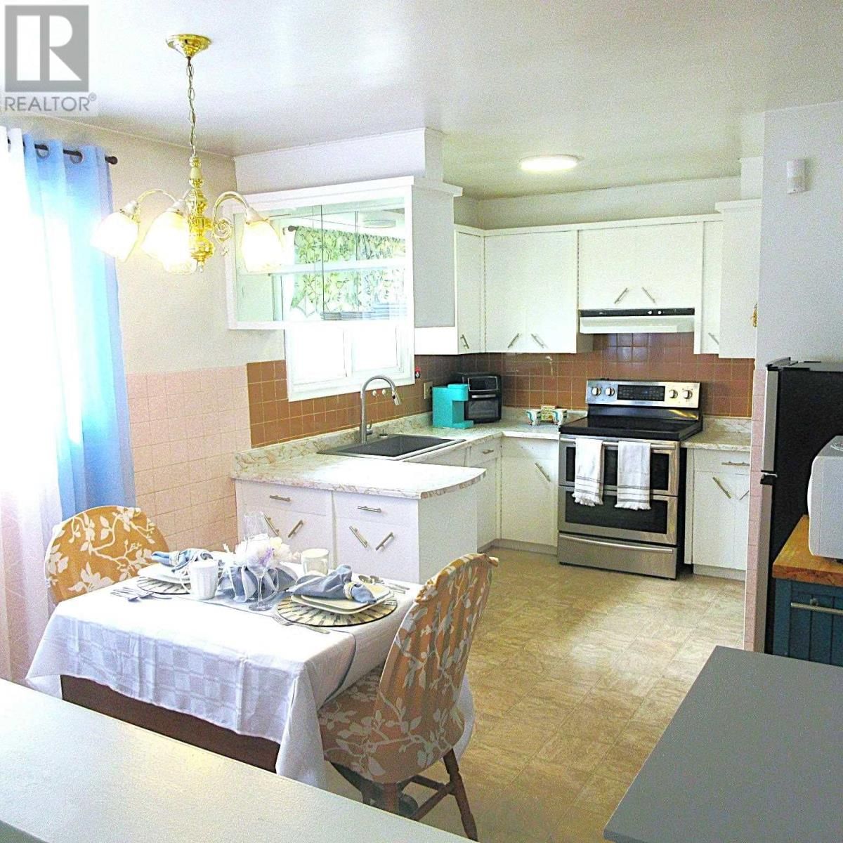 120 BAINBRIDGE ST Image 2