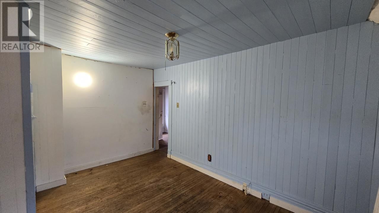 763 WELLINGTON ST Image 9