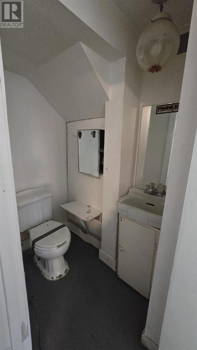 763 WELLINGTON ST Image 16