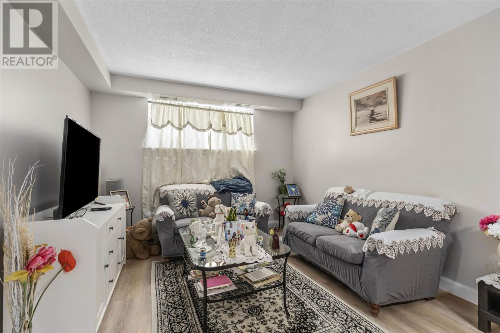 22-24 CENTRAL CREEK DR Image 4