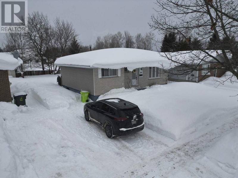 90 Hardwood St Sault Ste. Marie, Ontario