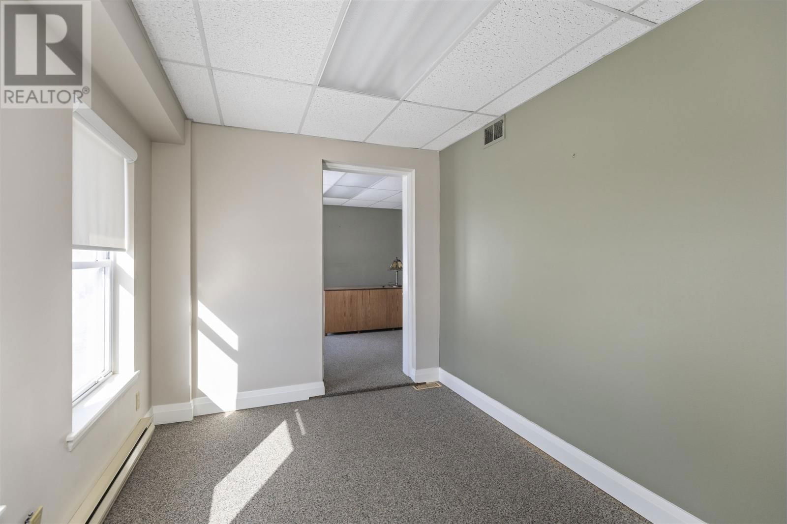 185 EAST ST Image 12