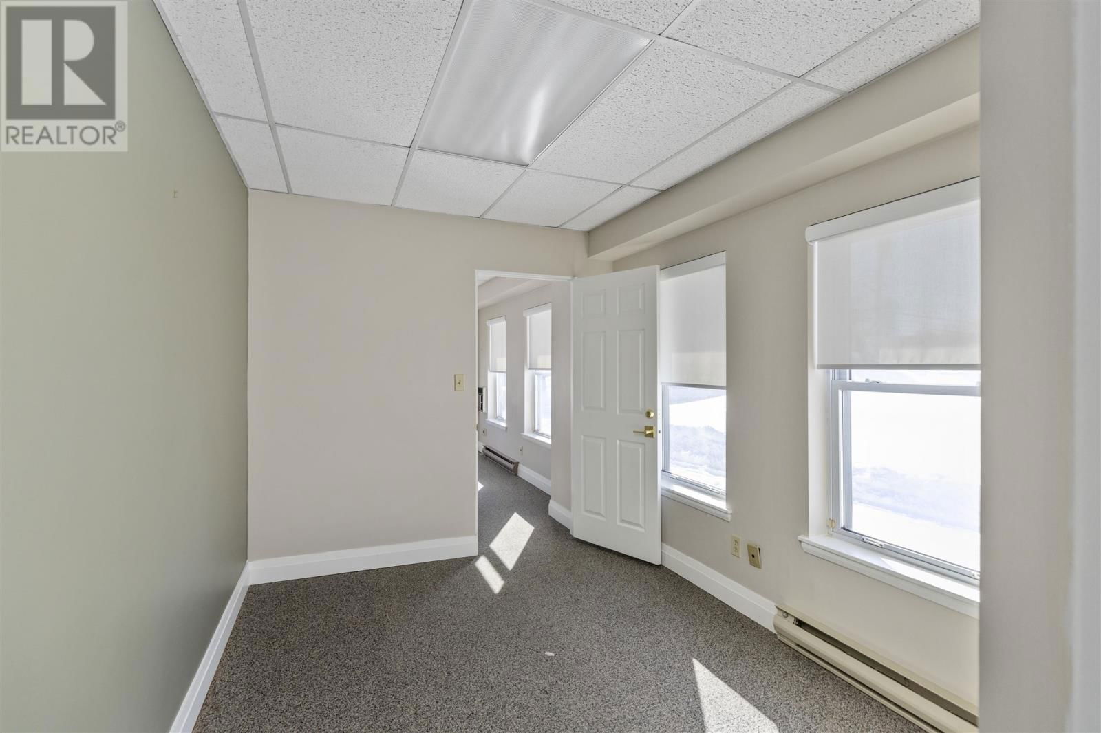 185 EAST ST Image 13