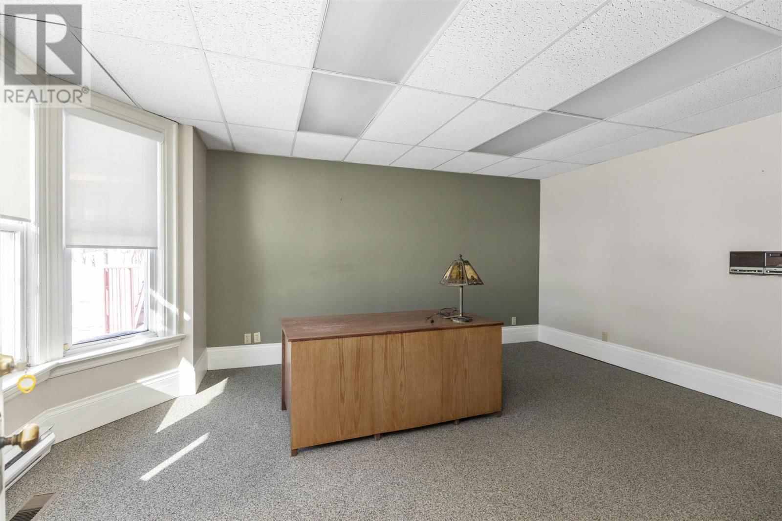 185 EAST ST Image 14