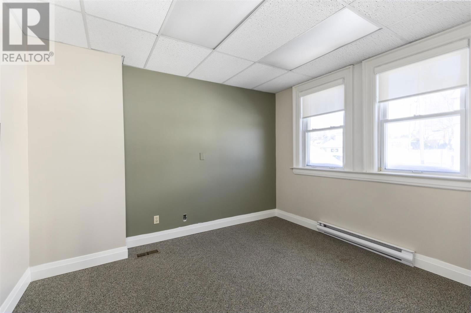 185 EAST ST Image 19