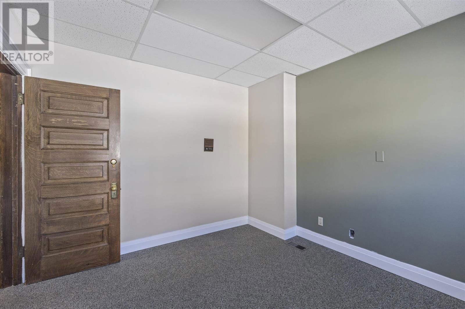 185 EAST ST Image 21