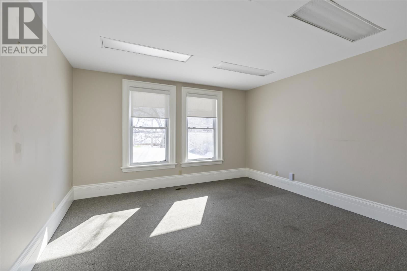 185 EAST ST Image 25