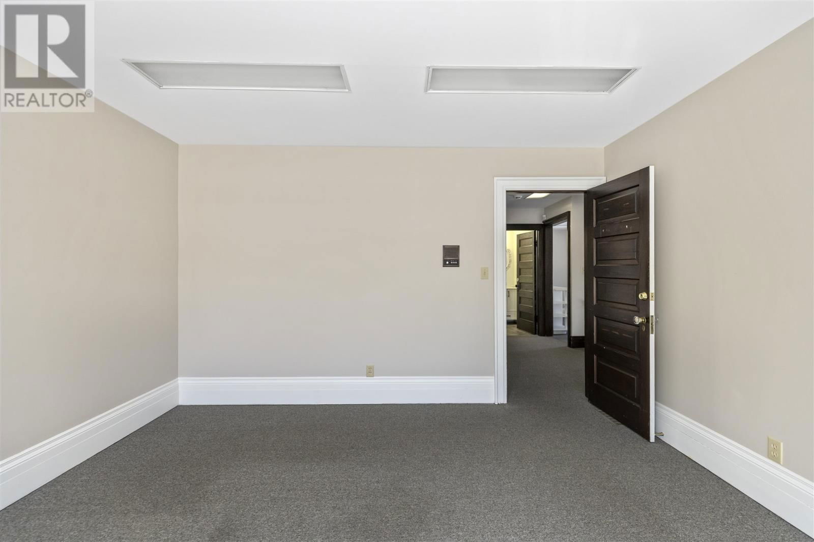 185 EAST ST Image 26