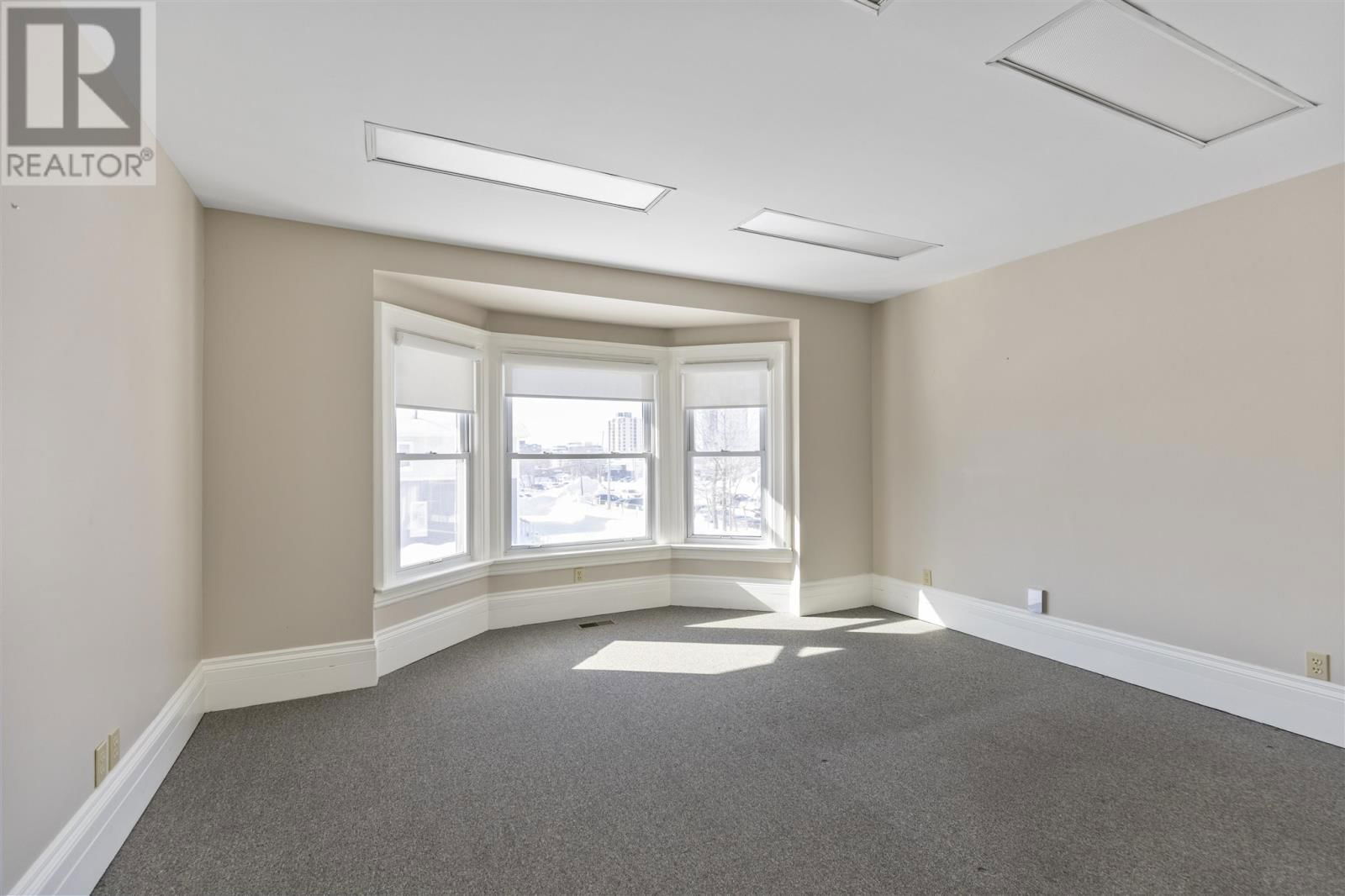 185 EAST ST Image 27