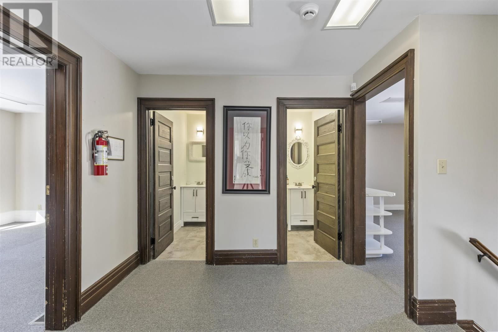 185 EAST ST Image 30