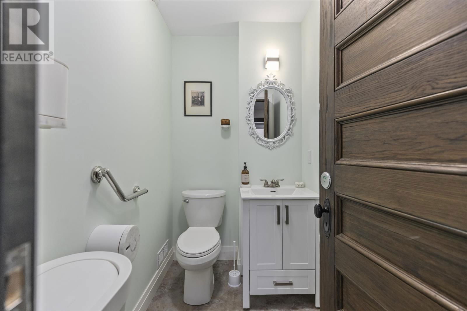 185 EAST ST Image 31