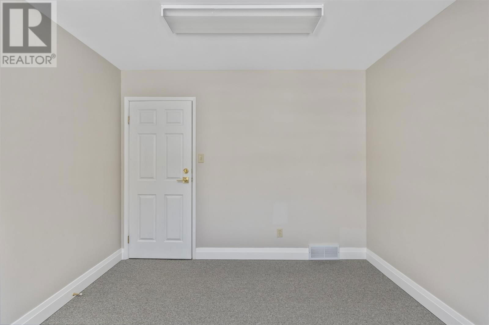 185 EAST ST Image 39