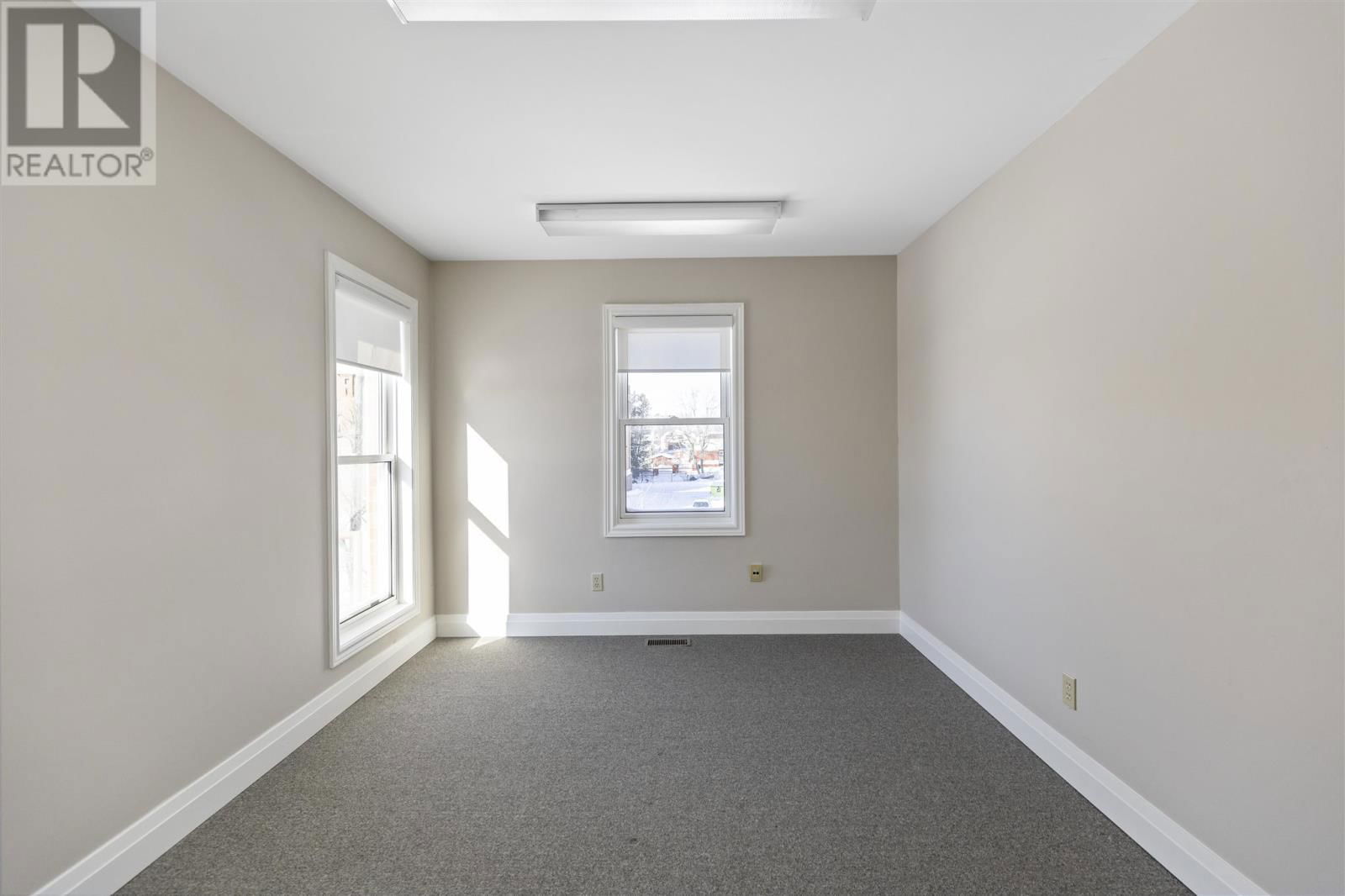 185 EAST ST Image 41