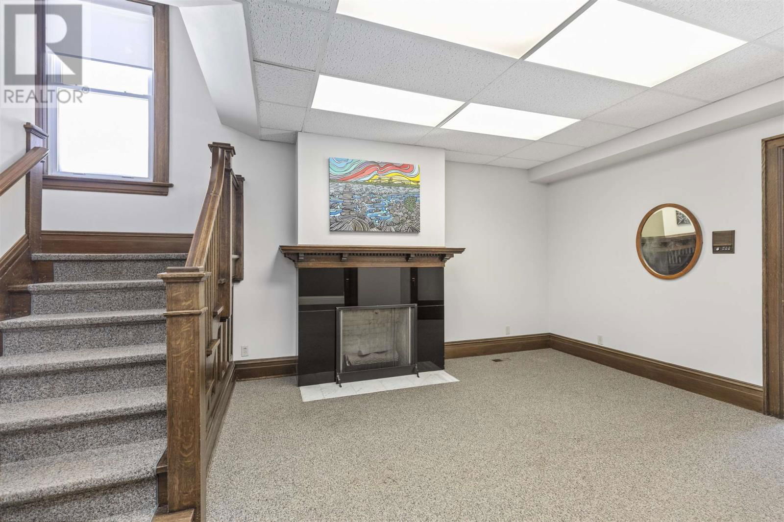 185 EAST ST Image 6