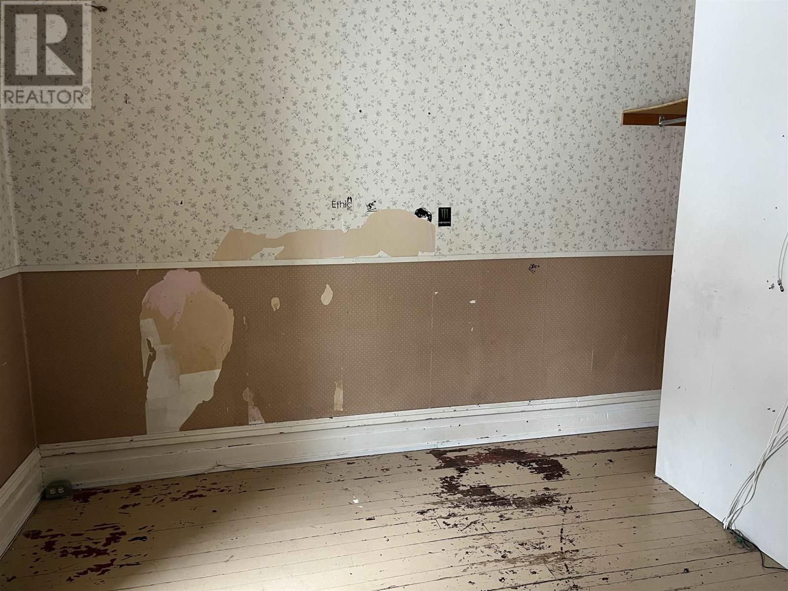 162 BIGGINGS AVE Image 10