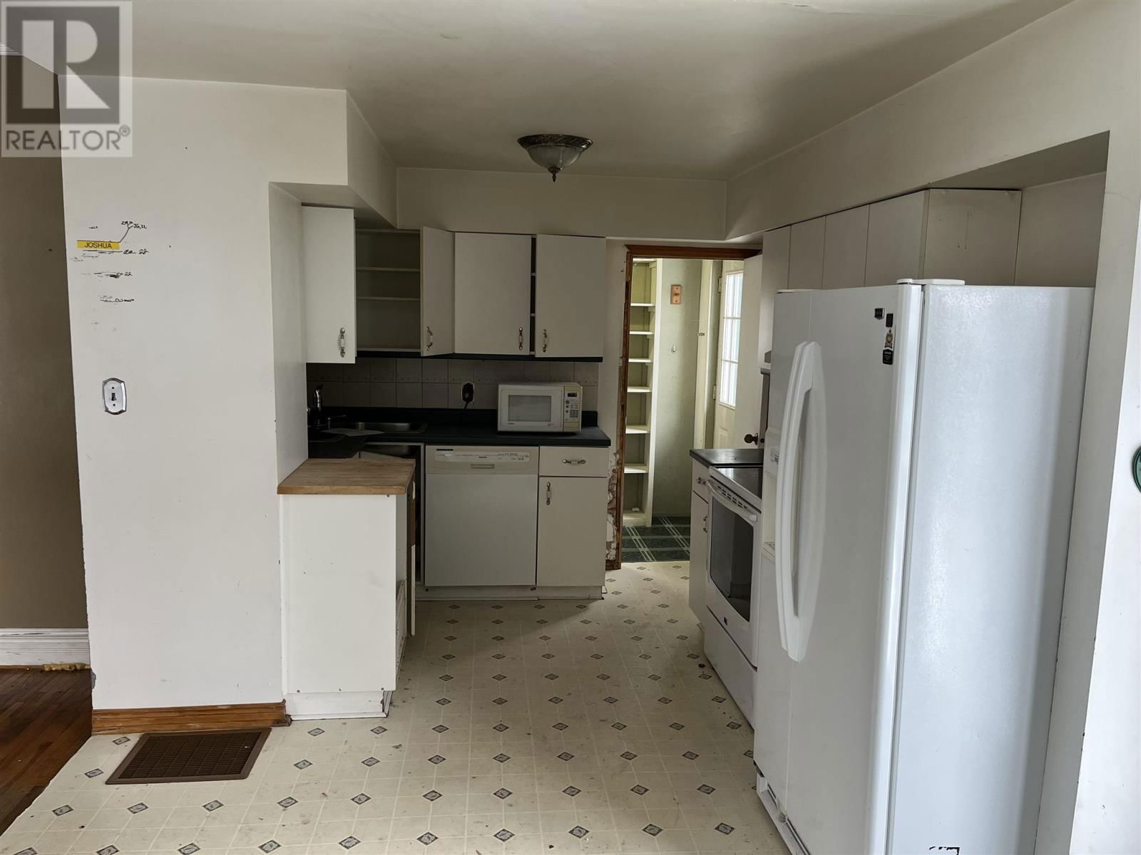 162 BIGGINGS AVE Image 5
