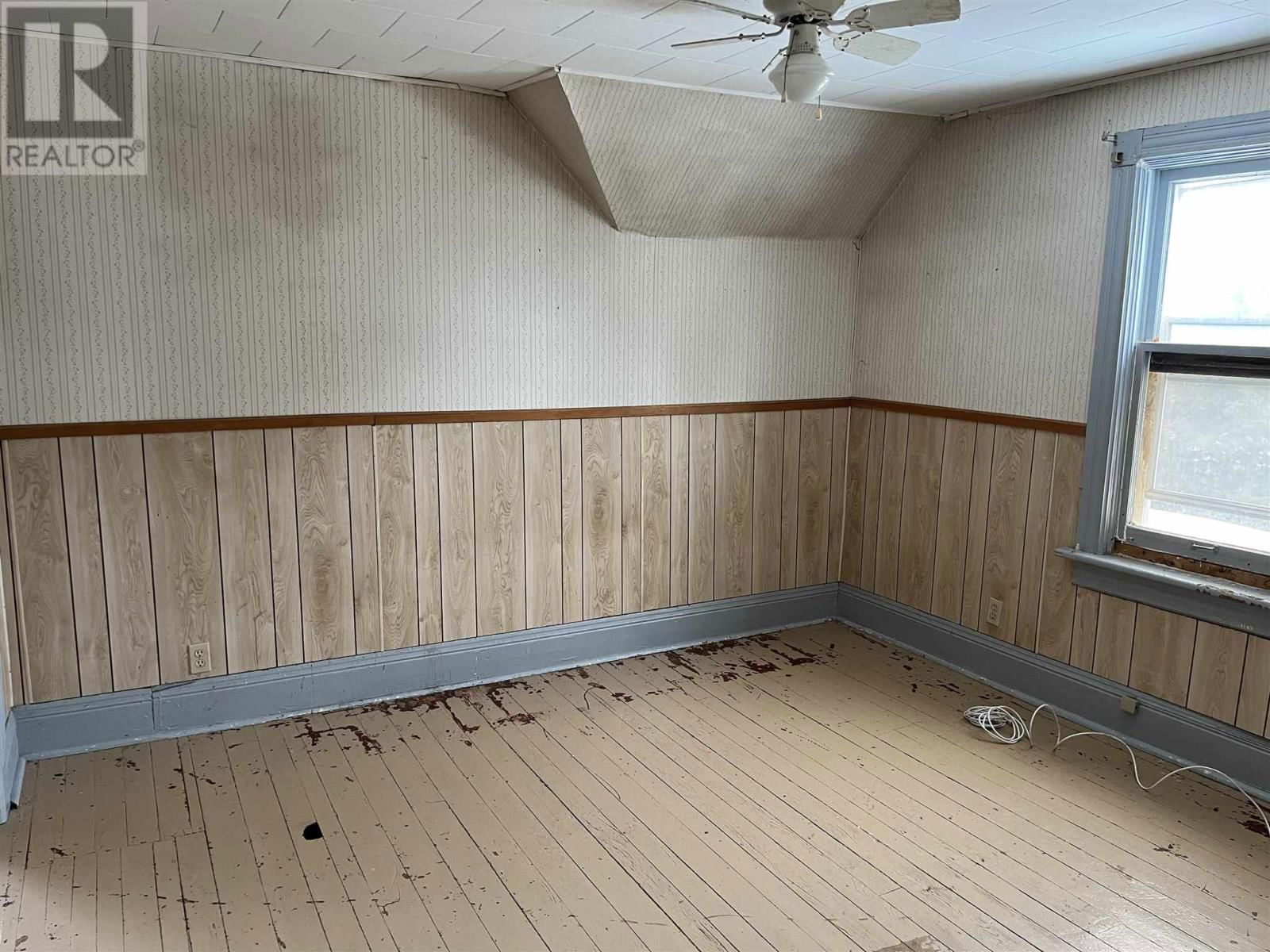 162 BIGGINGS AVE Image 7