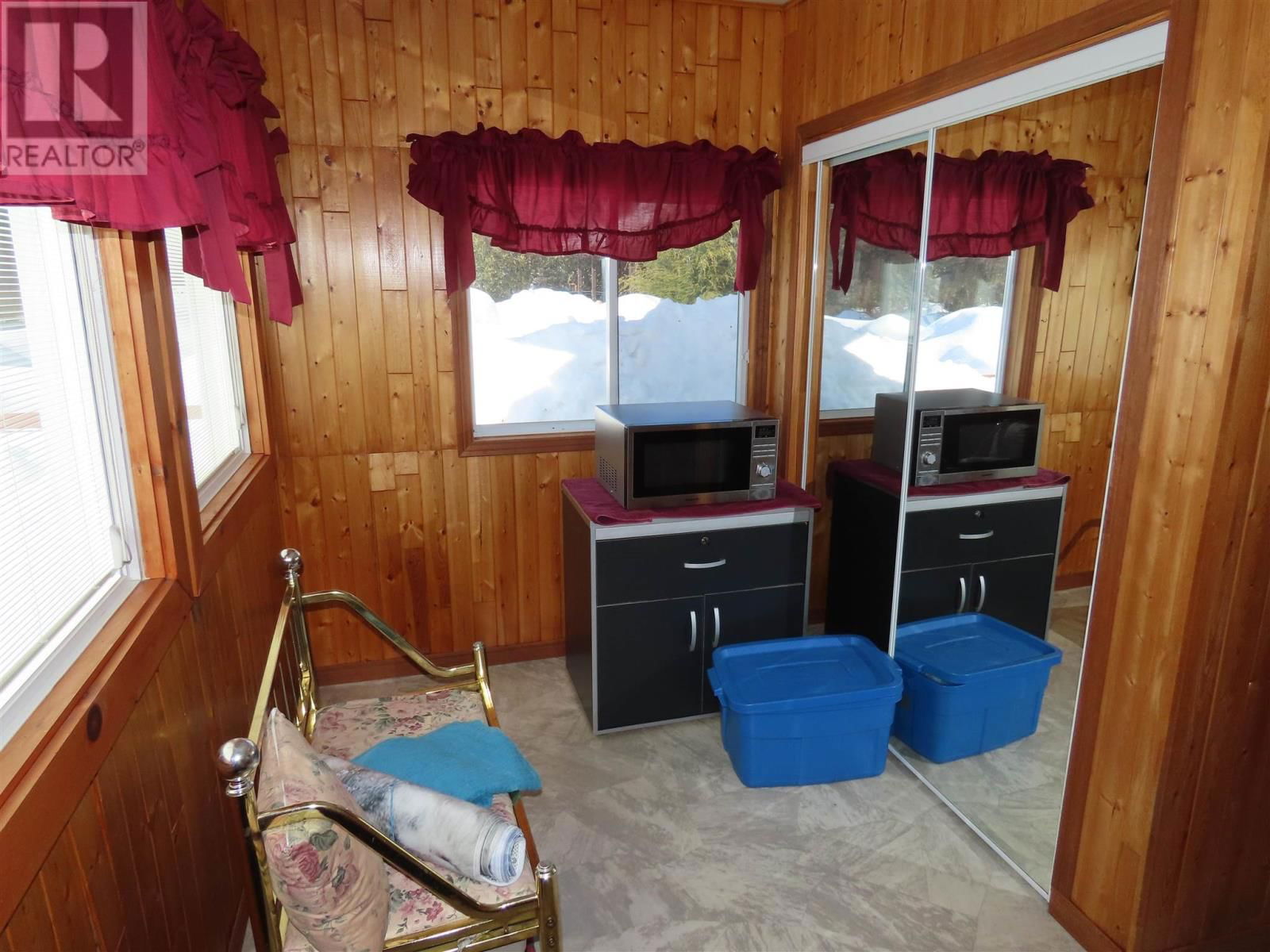 16 SKI HILL Image 11