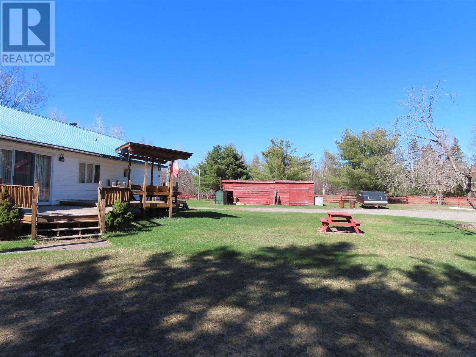 16 SKI HILL Image 18