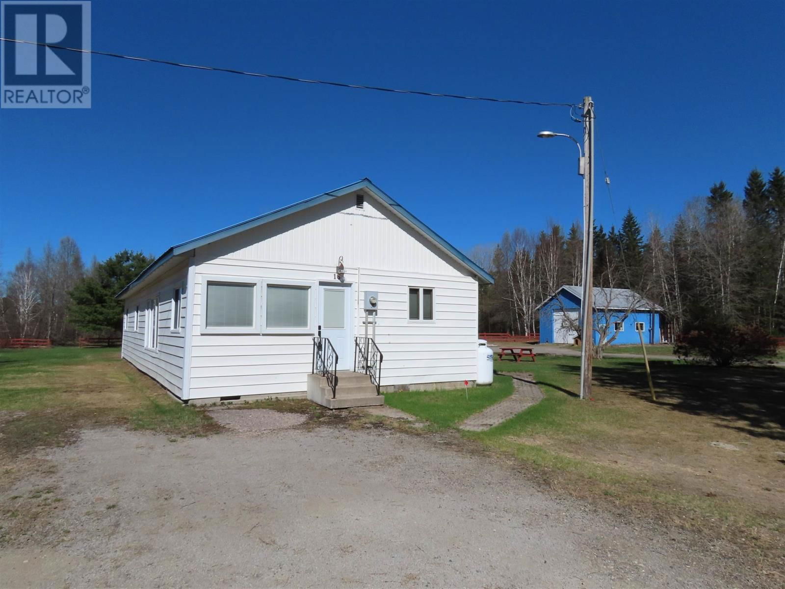 16 SKI HILL Image 21