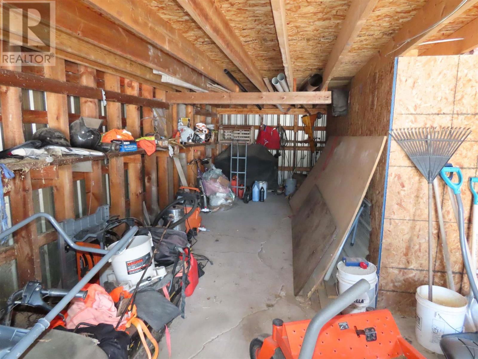 16 SKI HILL Image 24