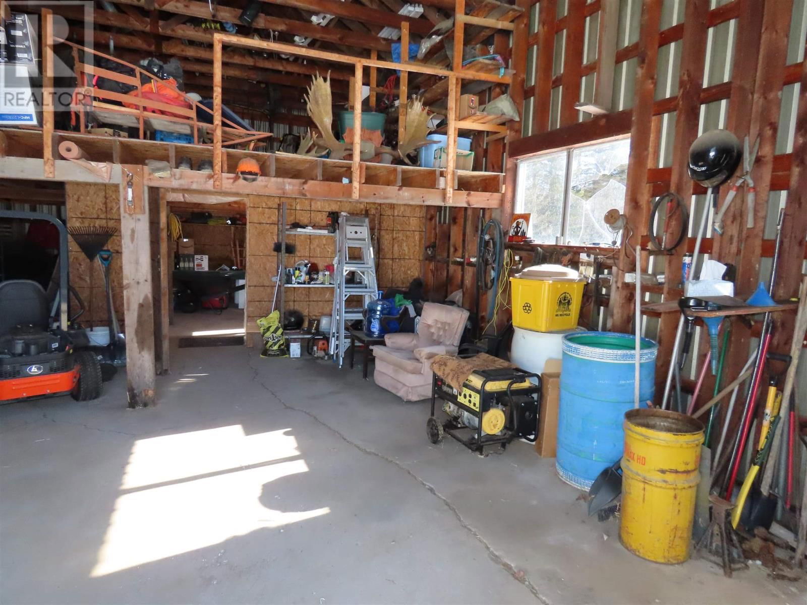 16 SKI HILL Image 25