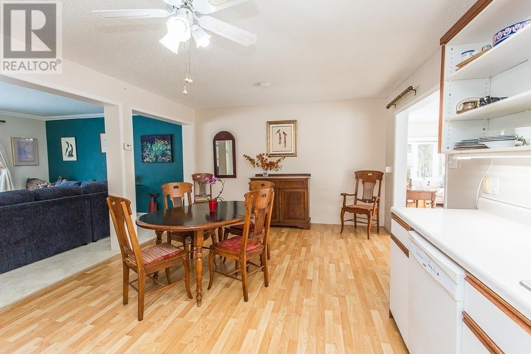 3137 6TH ST Image 10
