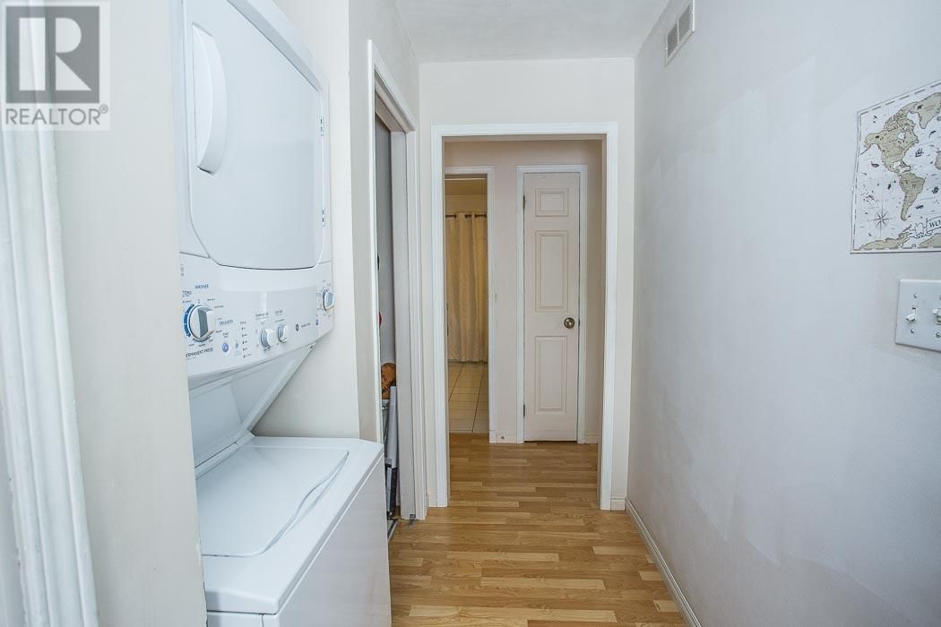3137 6TH ST Image 15
