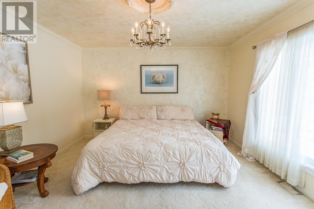 3137 6TH ST Image 18